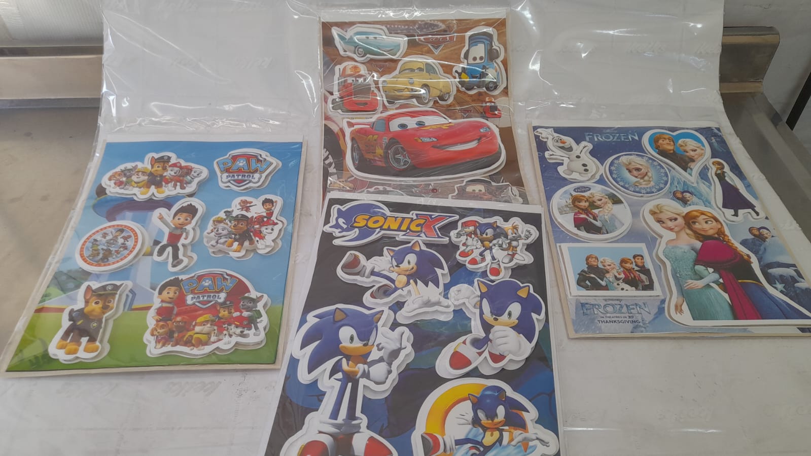 STIKER PERSONAJES ICOPOR